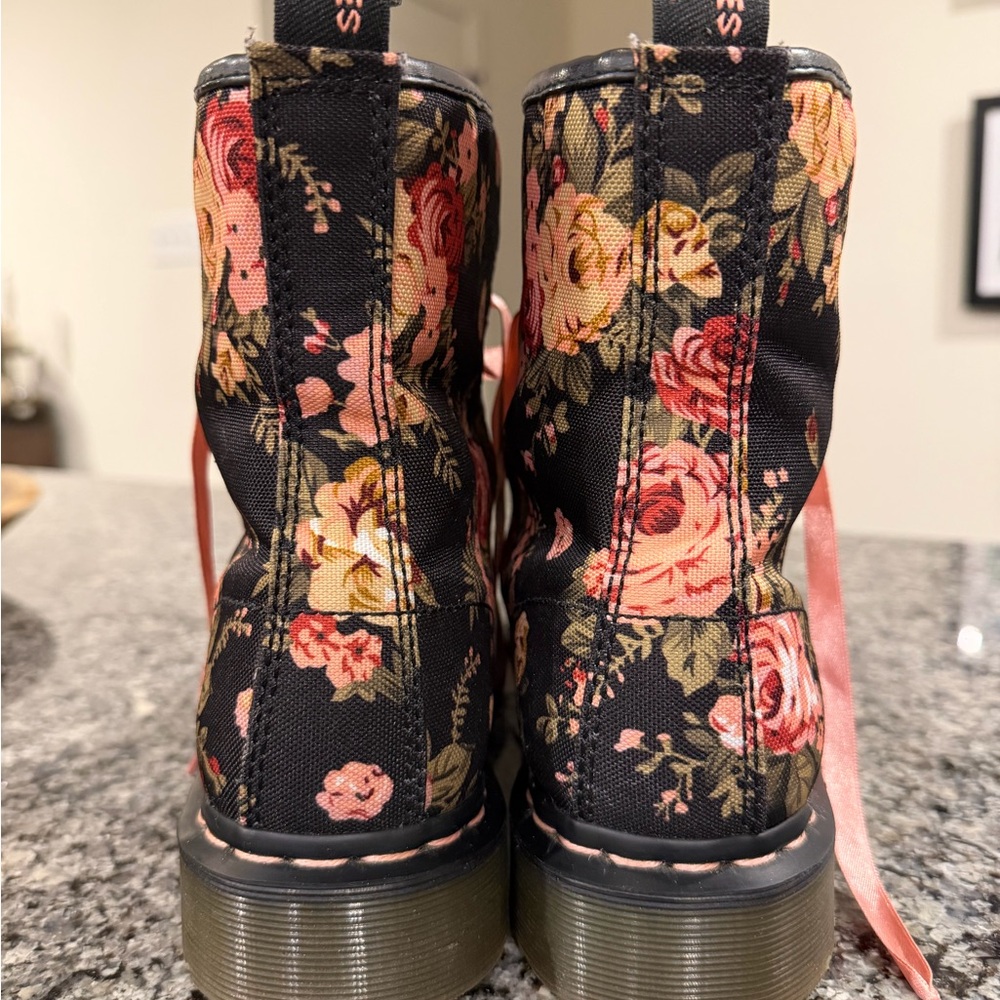 RARE Dr. Martens 1460 Victorian Floral boots- Women’s sz 9 - Picture 4 of 10
